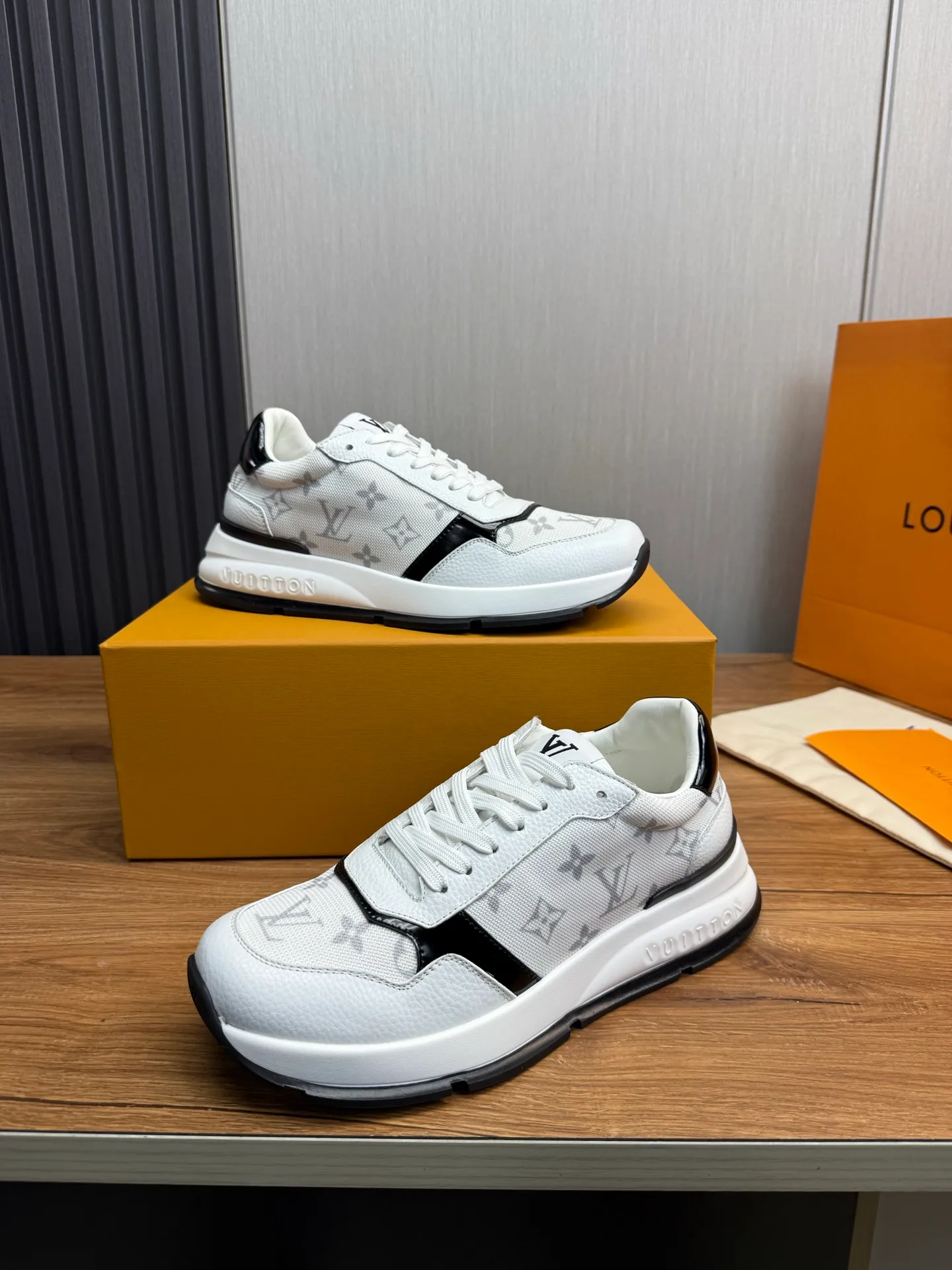 Men's shoes 💰800💰 LOUIS VUITTON [Luden Yiwei] Brand new trendy Lv is on the market 🎁, casual and fashionable men's shoes 👟Original 1:1 shipment✅ The upper is made of imported brand leather + cowhide lining, the original wear-resistant rubber outsole, the version is simple and elegant, exclusive for trendy men. 38-44 (customized at 38.45)